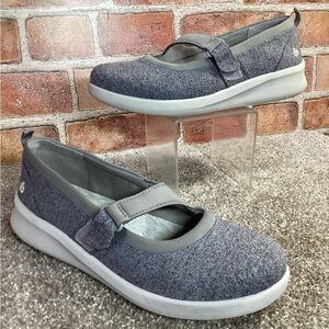 Clarks Sillian Bella Womens gray lightweight Mary Jane’s flats size 8.5